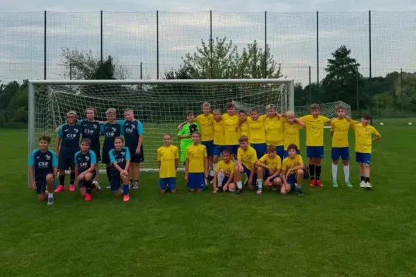 Młodziki KS Stal Głowno rozgromiły Bepro Zgierz 9:1 w sparingu