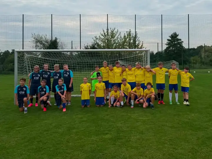Młodziki KS Stal Głowno rozgromiły Bepro Zgierz 9:1 w sparingu