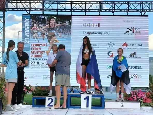 Sukces uczennicy z Aleksandrowa Łódzkiego: srebrny medal w skoku w dal na zawodach w Brnie