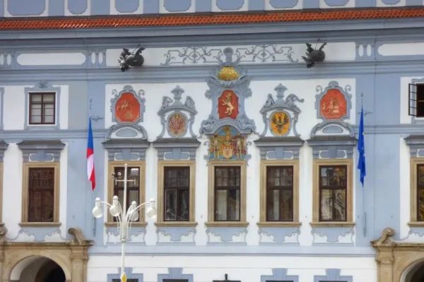 Aleksandrów Łódzki: Skarpetki z herbem gminy – pamiątka, która oddaje charakter miasta