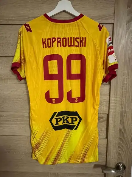 Koszulka Oskara Koprowskiego na licytacji dla Laurki