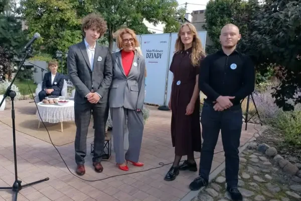 Narodowe Czytanie w Zgierzu: „Dziady” Mickiewicza w Parku Kulturowym Miasta Tkaczy