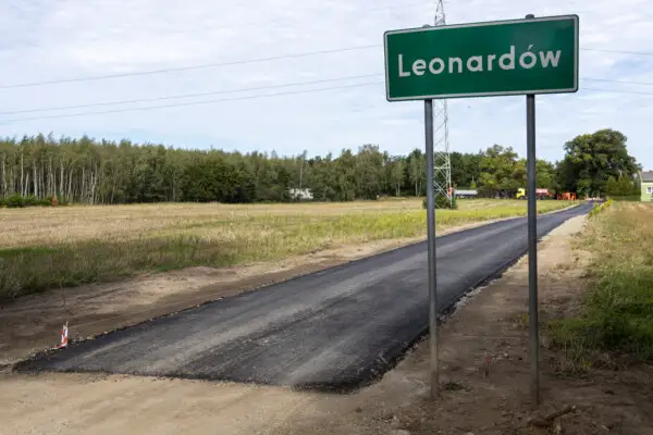Przebudowa dróg w Józefowie i Leonardowie na finiszu