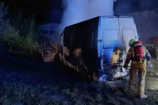 Pożar samochodu dostawczego na ul. Sikorskiego w Głownie