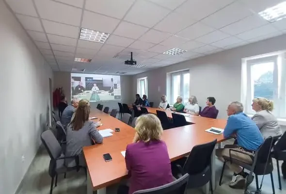 Głowno: władze miasta i dyrektorzy szkół na konferencji o bezpieczeństwie uczniów