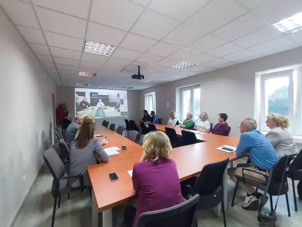 Głowno: władze miasta i dyrektorzy szkół na konferencji o bezpieczeństwie uczniów
