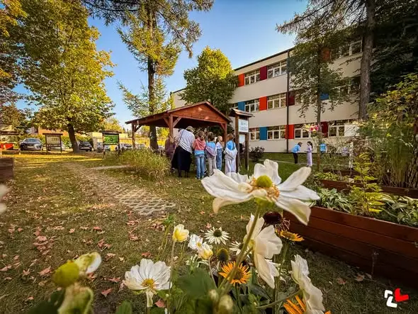 Eko pracownia pod chmurką w Szkole Podstawowej nr 3 w Zgierzu – zielona lekcja przyrody