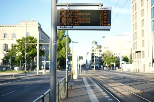 Nocna zmiana czasu w Łodzi – autobusy N1-N8 z nowymi rozkładami